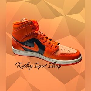 NIKE ✔️ WMNS AIR JORDAN⛹🏾 1 MID SE CRIMSON BLISS/RUSH ORANGE🍊🐦‍🔥🔥 US W 10